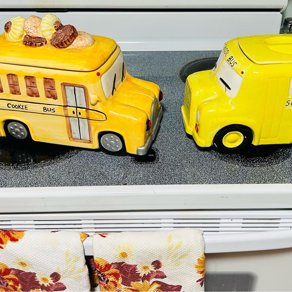 School bus cookie jars 4 buses total